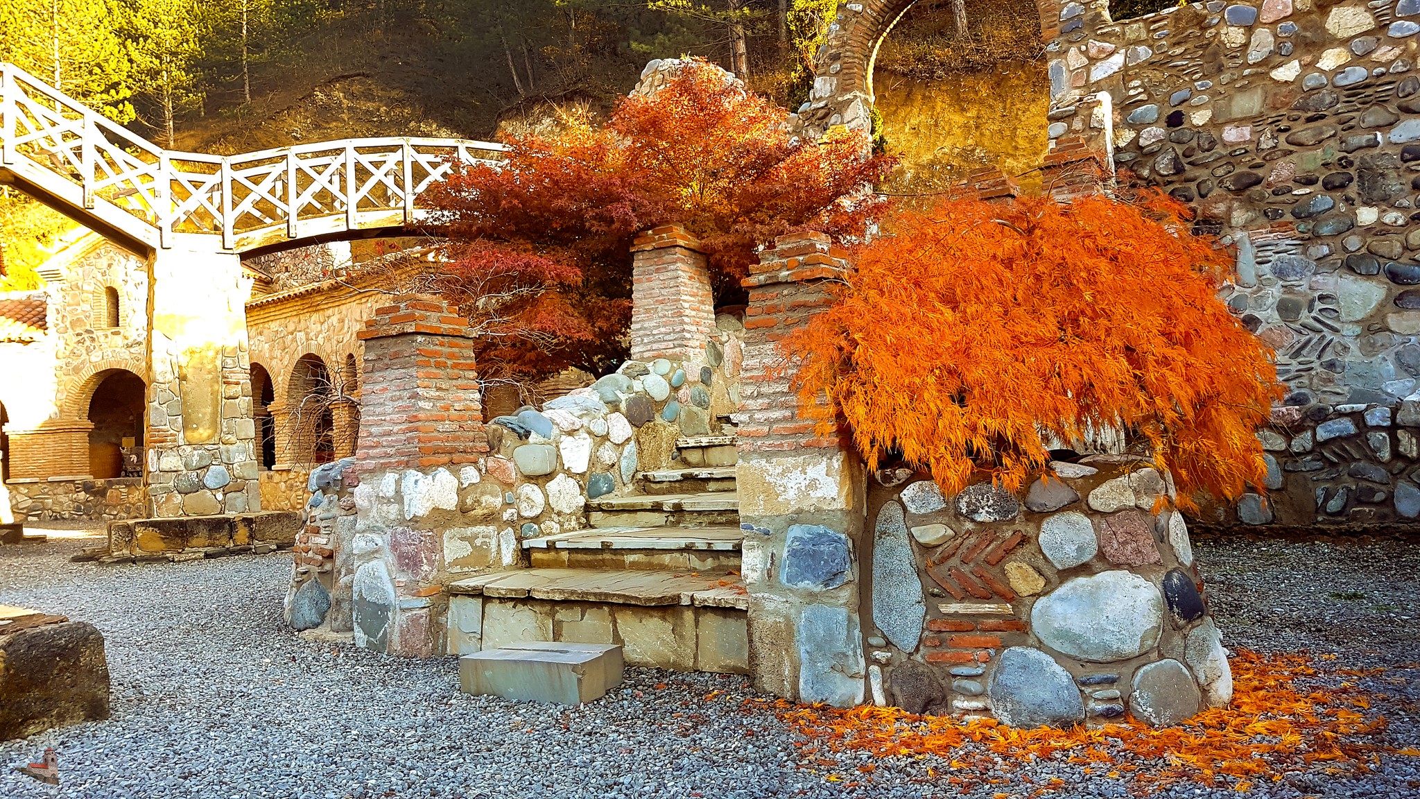 მონასტრის ეზო